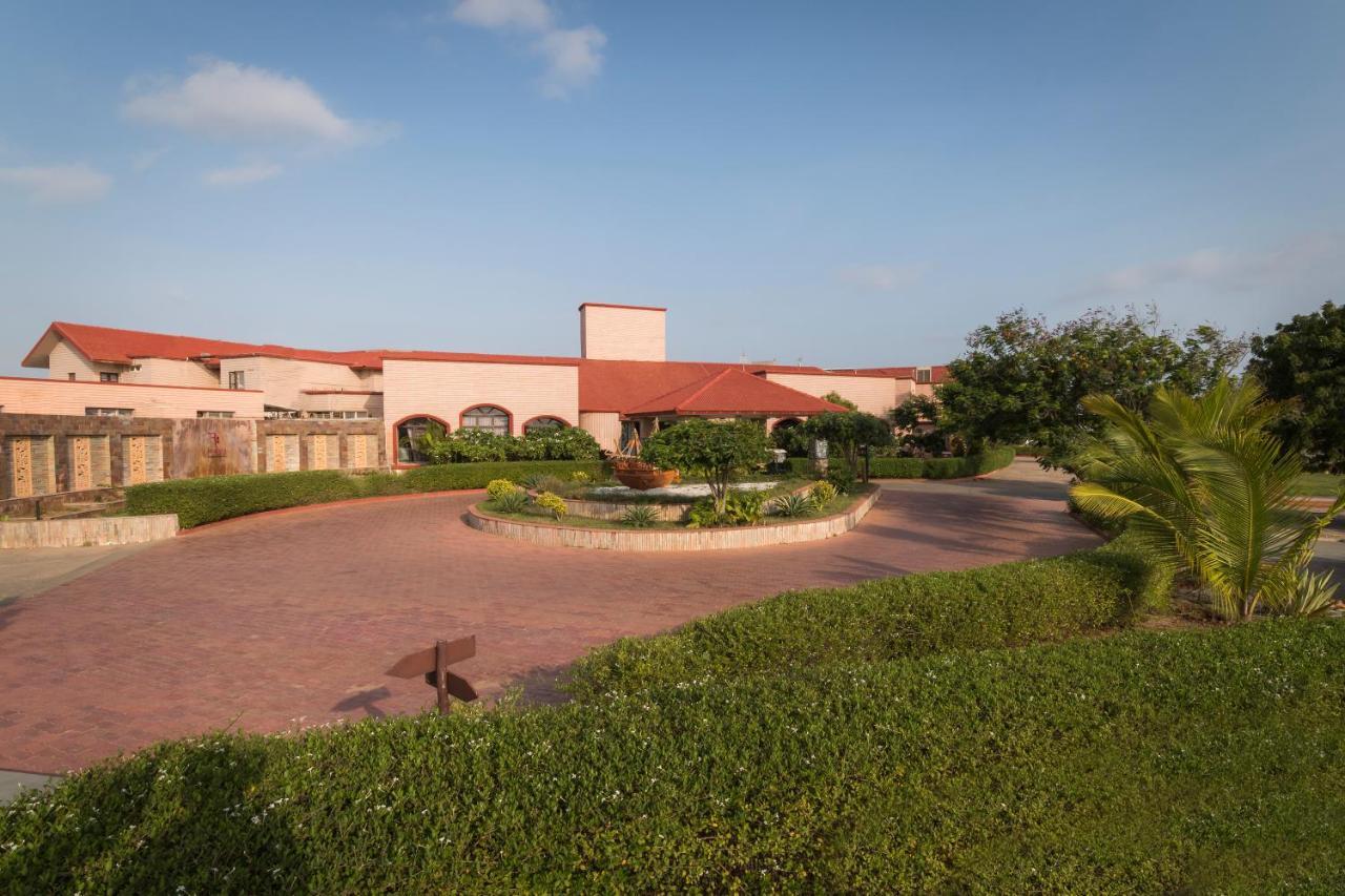 Regenta Resort Bhuj By Royal Orchid Hotels Limited מראה חיצוני תמונה