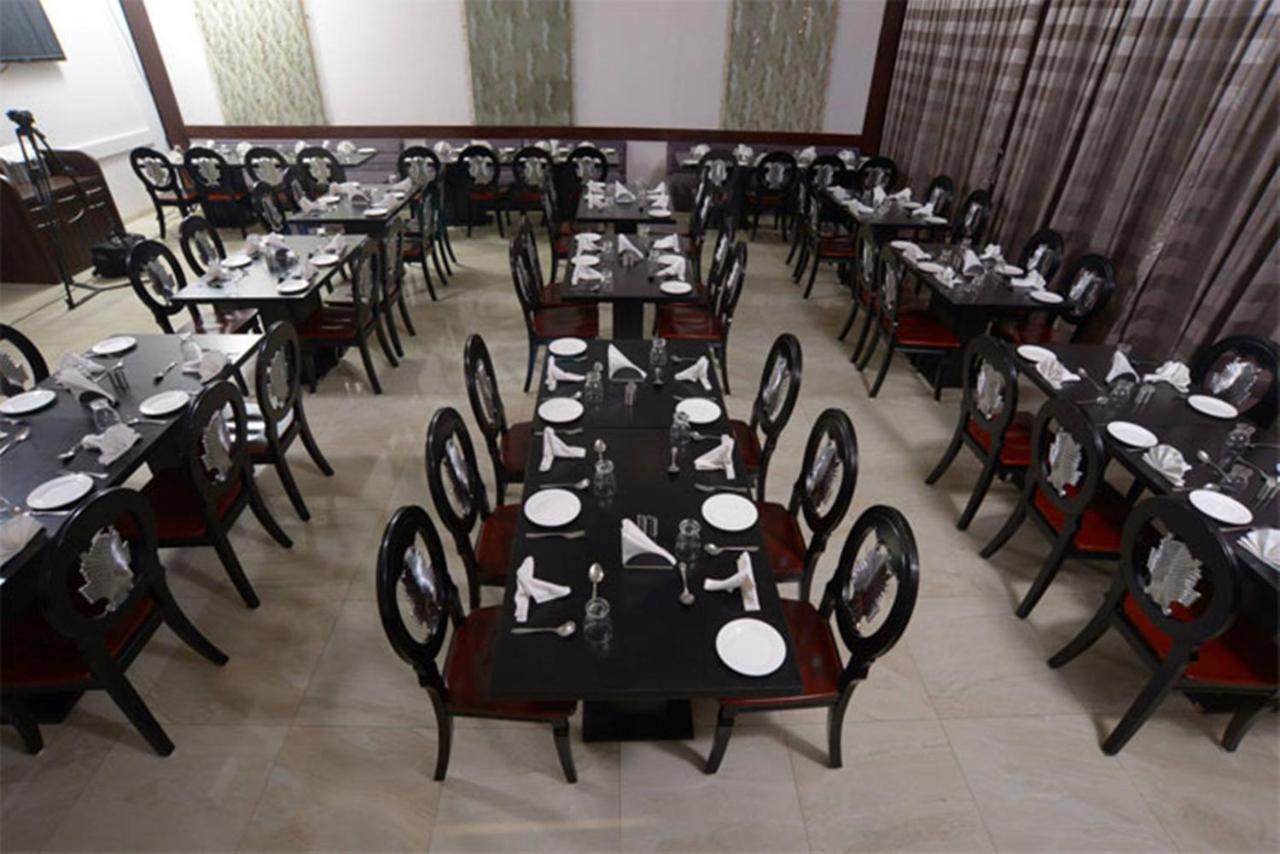 Regenta Resort Bhuj By Royal Orchid Hotels Limited מראה חיצוני תמונה