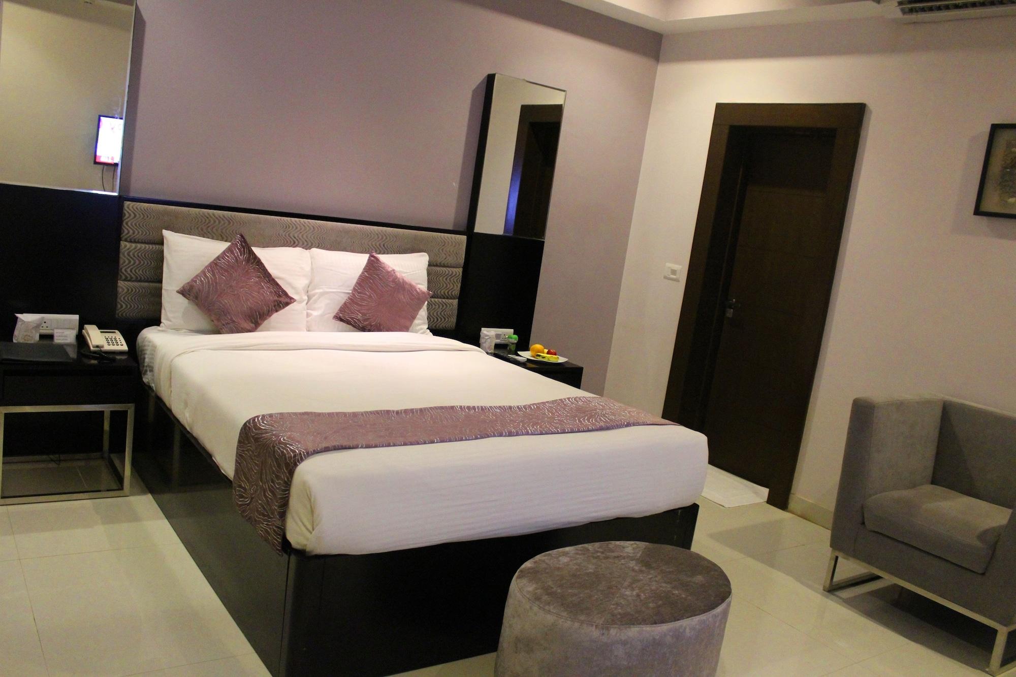 Regenta Resort Bhuj By Royal Orchid Hotels Limited מראה חיצוני תמונה