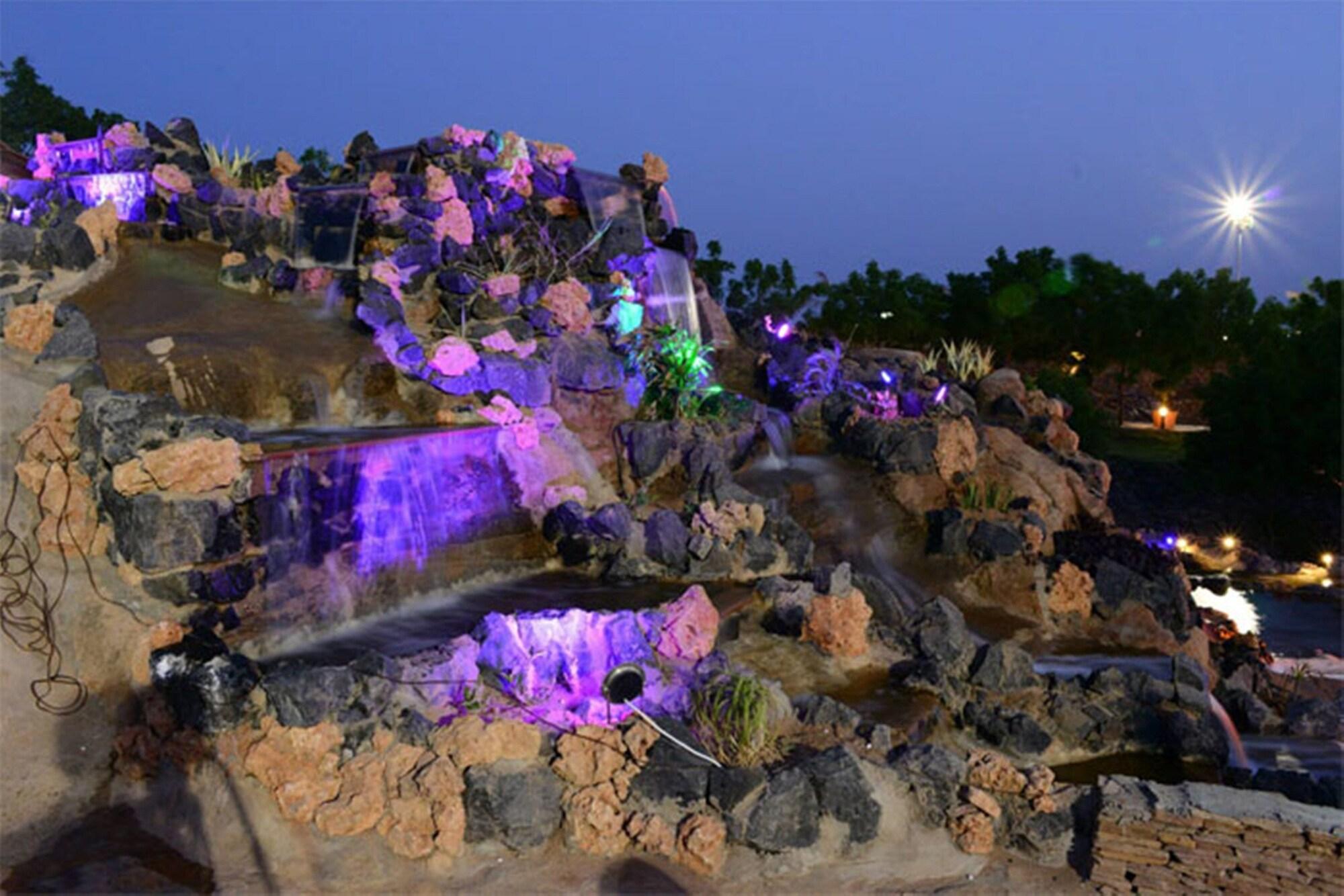 Regenta Resort Bhuj By Royal Orchid Hotels Limited מראה חיצוני תמונה