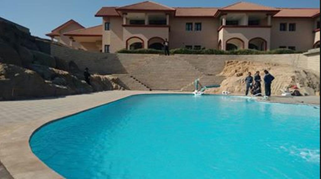 Regenta Resort Bhuj By Royal Orchid Hotels Limited מראה חיצוני תמונה