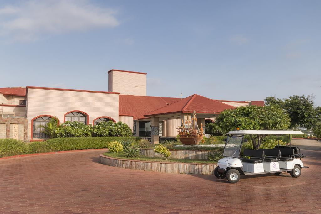 Regenta Resort Bhuj By Royal Orchid Hotels Limited מראה חיצוני תמונה