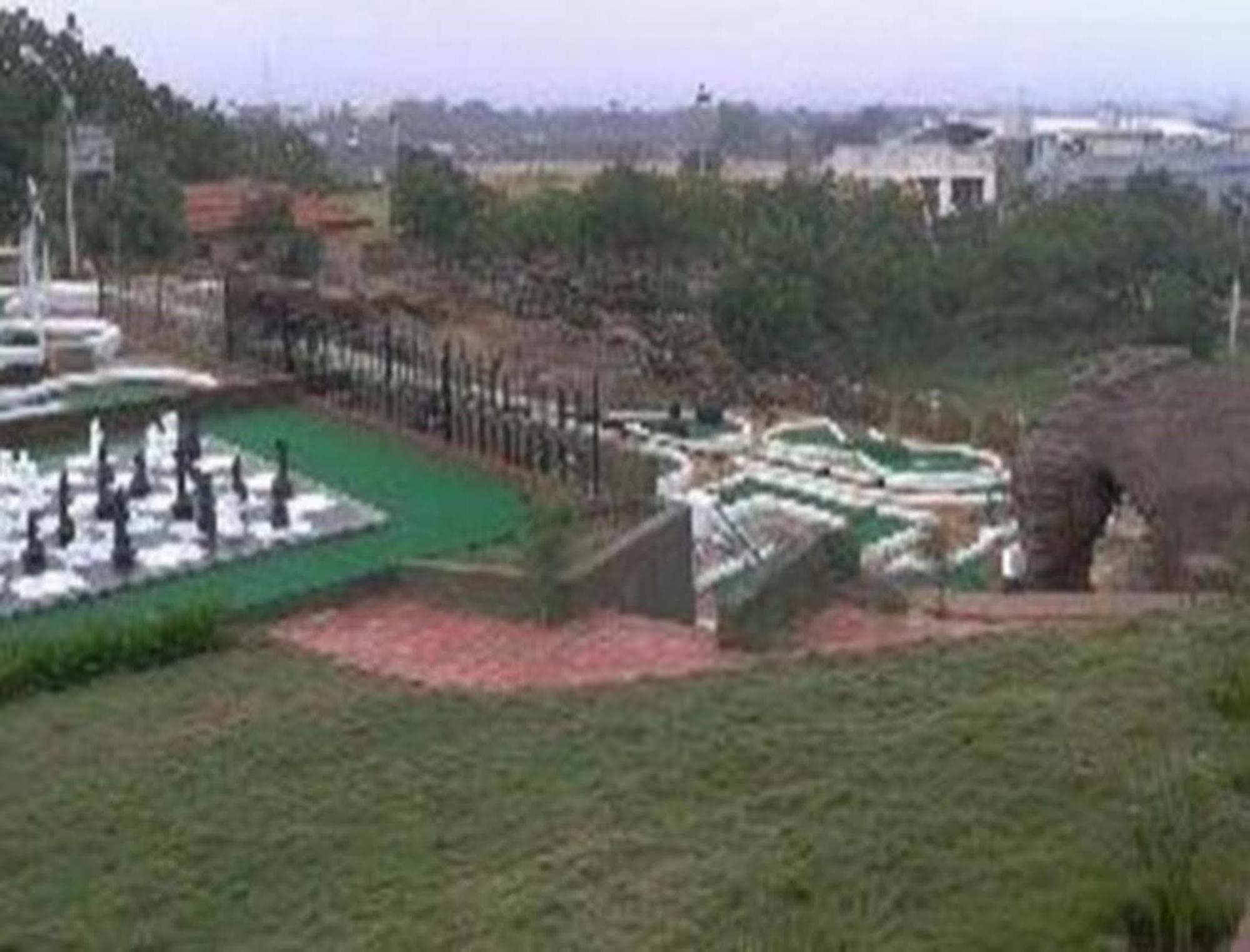 Regenta Resort Bhuj By Royal Orchid Hotels Limited מראה חיצוני תמונה